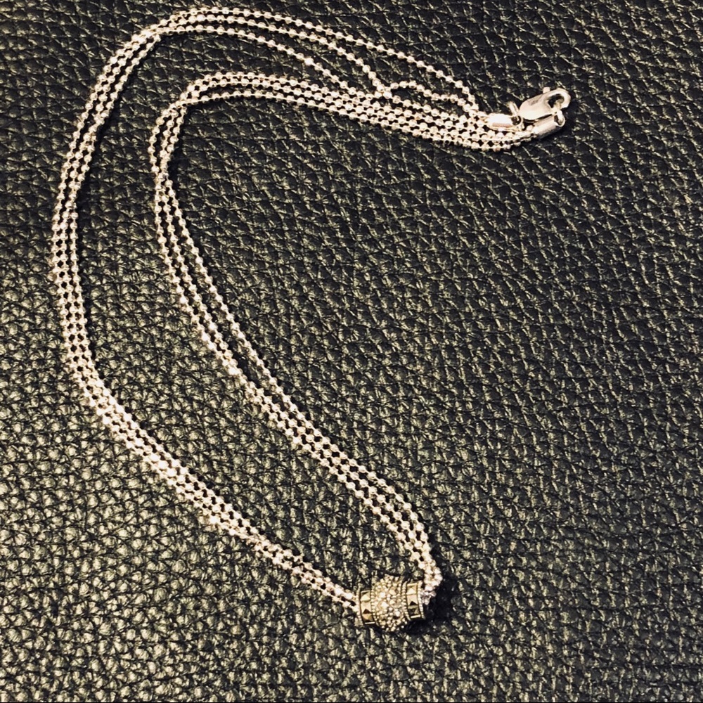 Beautiful sparkling necklace